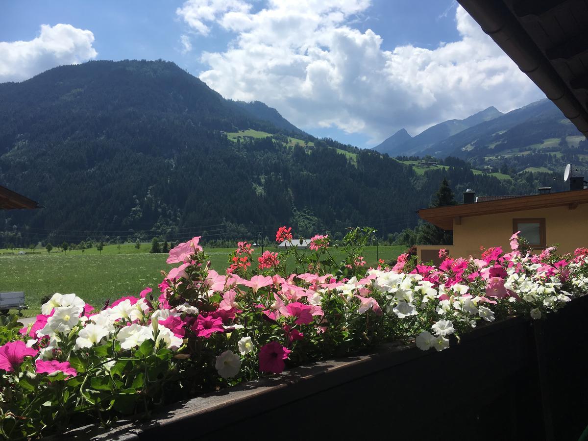 Restaurant Gaestehaus Wiesenheim Uderns Bagian luar foto