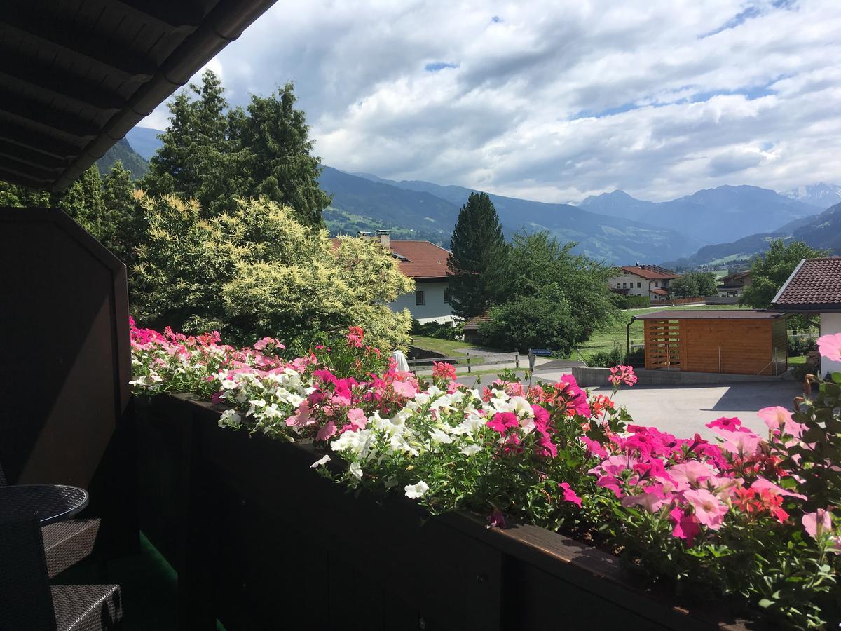 Restaurant Gaestehaus Wiesenheim Uderns Bagian luar foto